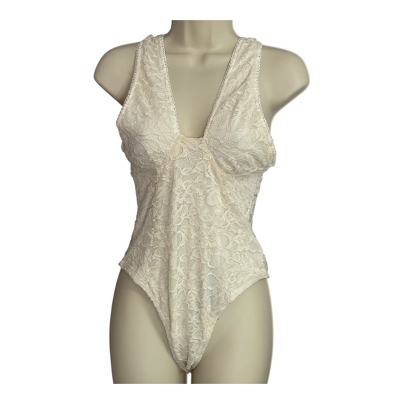 Haute Shein White Lace Thong Sleeveless Bodysuit Size Medium NWT - Picture 1 of 7
